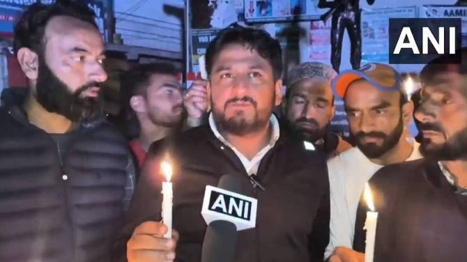 Locals of Pahalgam hold candle march
