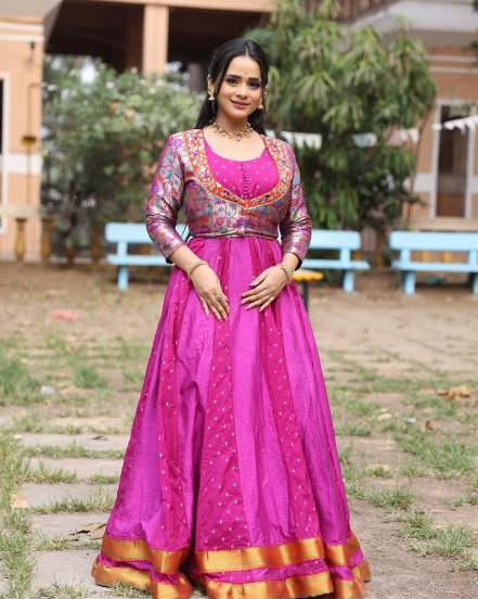 Madhura Joshi Pink Paithani Dress