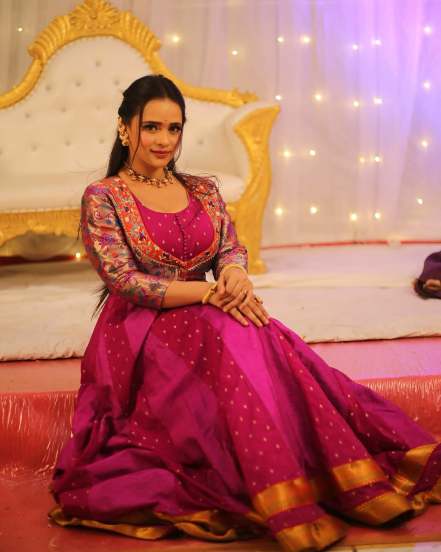 Madhura Joshi Pink Paithani Dress