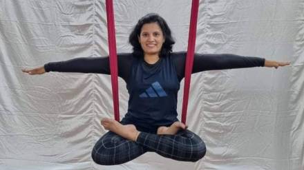 Interview with yoga expert Manali Dev about healthy living pune print news