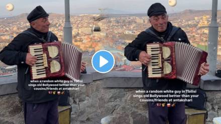 Mera Joota Hai Japani song sing by Tbilisi guy