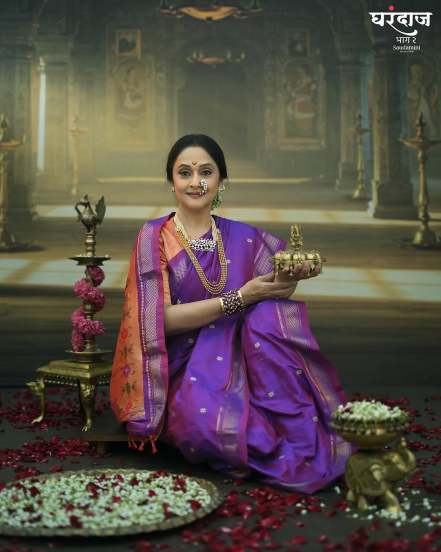 Mrinal Kulkarni Saree Look Photoshoot