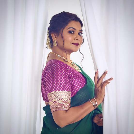 Namrata Sambherao Brown Cotton Saree Look