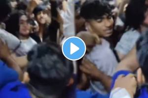 shocking video in Virar local tow group of people fight badly in virar train video goes viral on social media