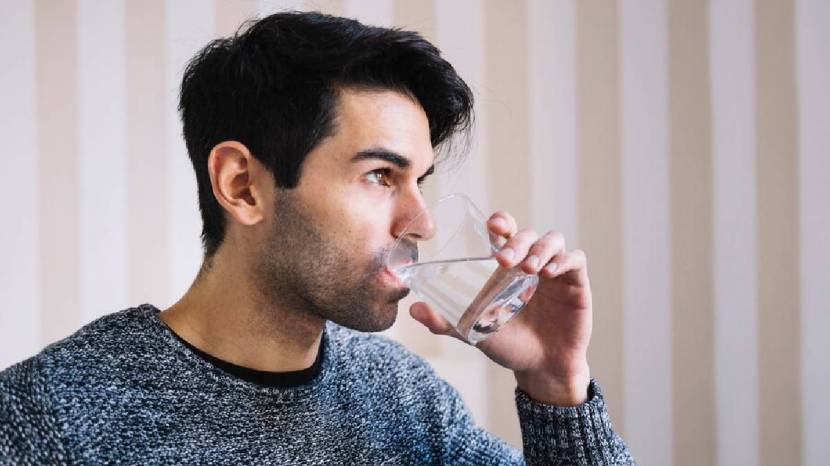 How much water does the body need in summer