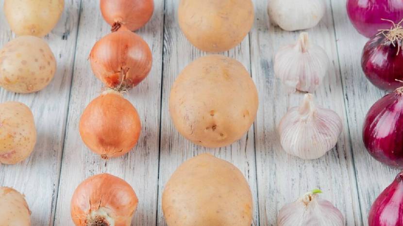 Do not put onions and potatoes in one place