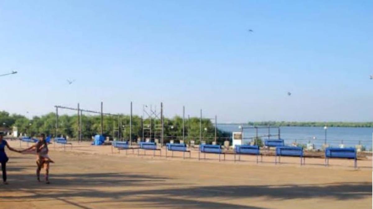 locals strongly oppose proposed jetty at jessal Park bhayander for vasai kalyan water traffic