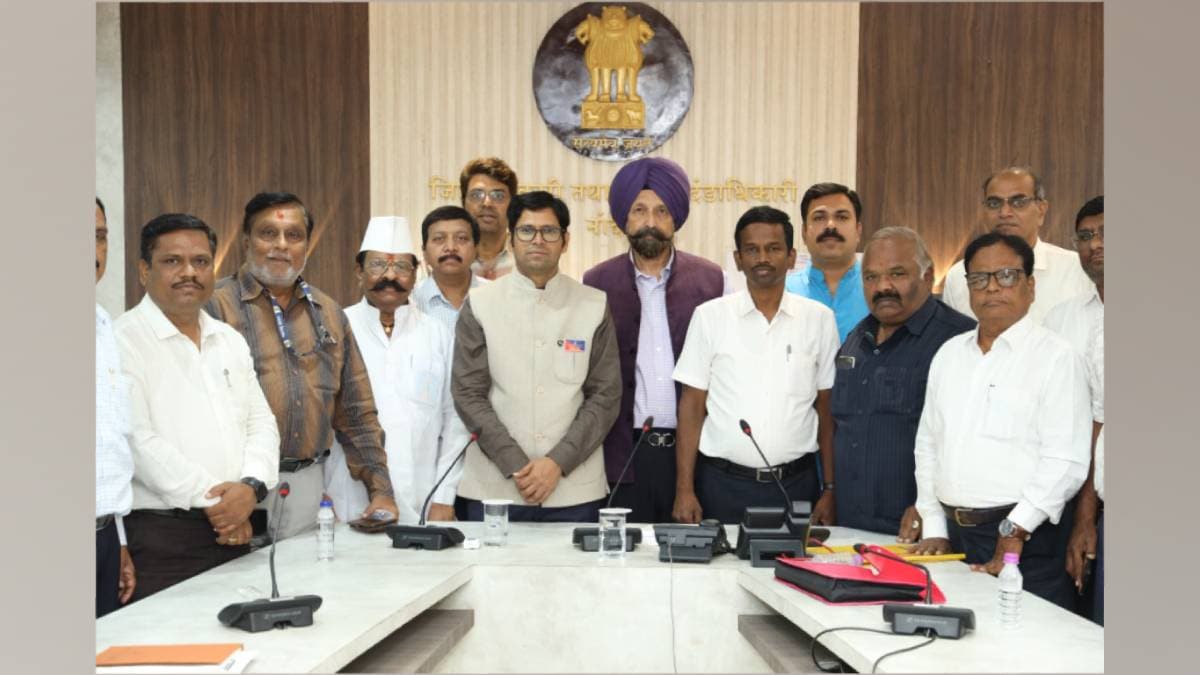 indian institute of Public administration met at district collectors Office on monday led by Vijay Satbir Singh