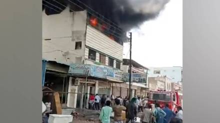nanded fire at showroom in barkat complex degloor naka caused 30 lakh loss
