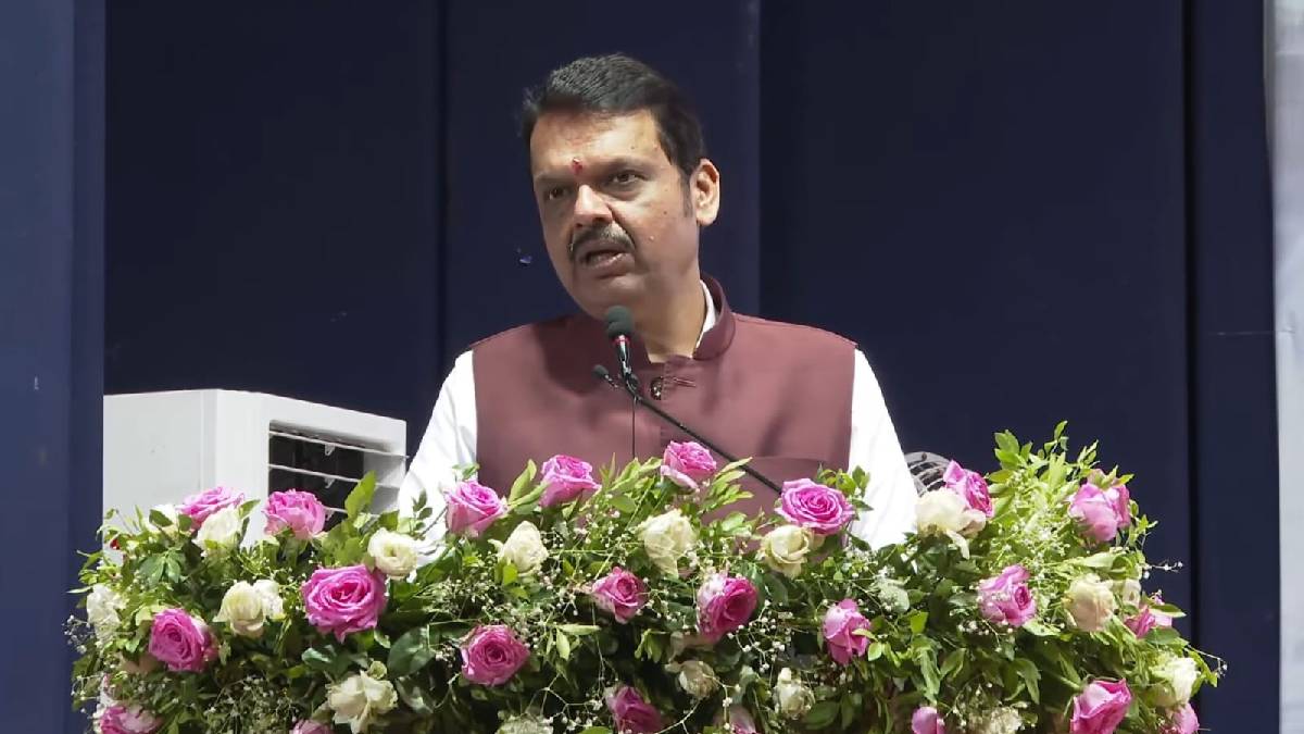 dont sell land where land acquisition is going to take place chief minister devendra fadnavis advised to farmers