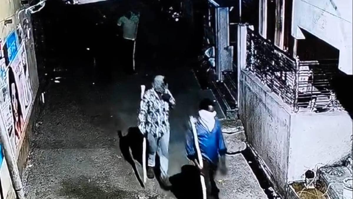 thieves attempted robbery in shiv sena leader and union minister Pratap Jadhavs native village