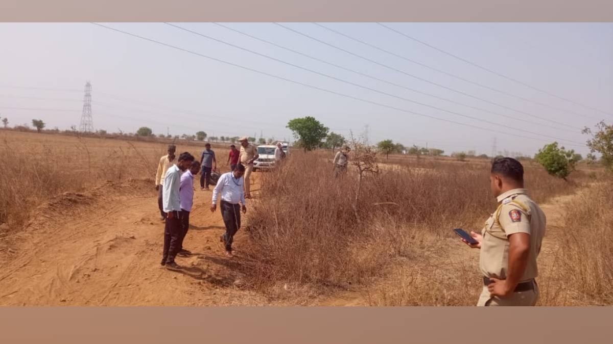 man fatally stabbed saturday night near shivaji ambhores farm over old enmity in Khamgaon