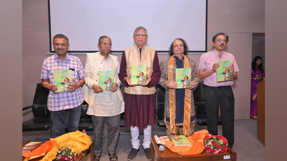 maharashtra is the only state embracing singing playing and dancing, says vidyadhar vyas