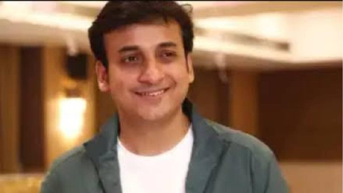 actor sankarshan Karhade said politics discussions entertain while cricket and celebrities dominate conversations