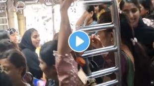 Mumbai local womenf ight in mumbai local at kalyan railway station shocking video goes viral