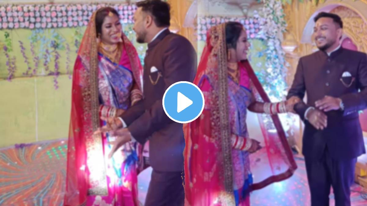 Wedding groom dances on aaj se teri song for bride funny video