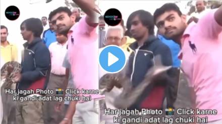 Python shocking attack man who was taking selfie with him video goes viral on social