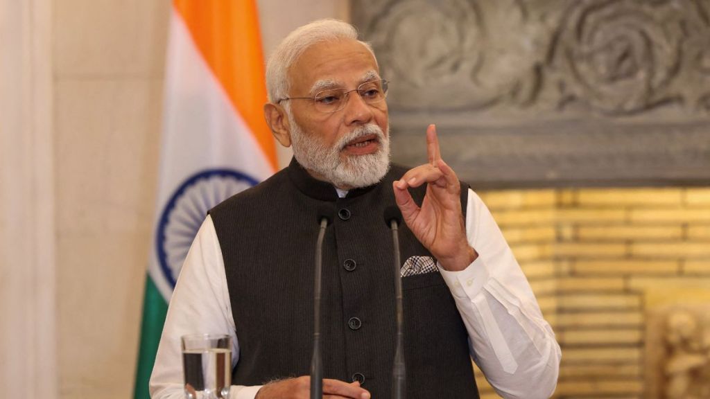 पंतप्रधान नरेंद्र मोदी यांनी मन की बात कार्यक्रमातून दहशतवाद्यांना इशारा दिला आहे. (Photo: Reuters)