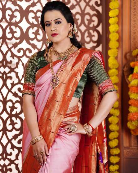 Prajakta Gaikwad Pink Muniya Paithani Saree
