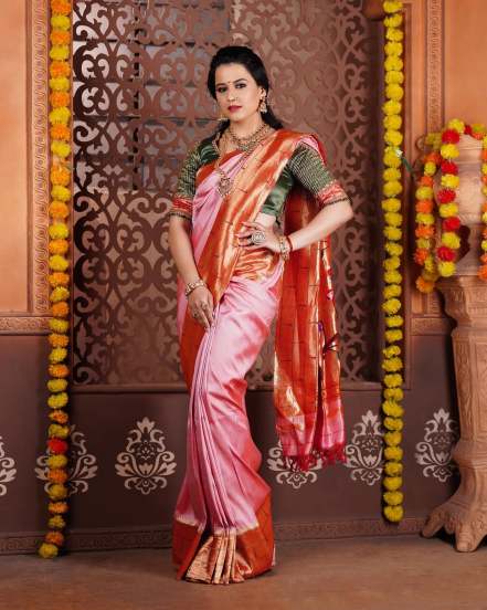 Prajakta Gaikwad Pink Muniya Paithani Saree