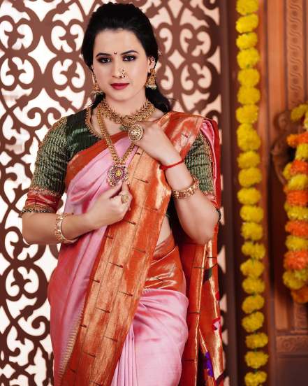 Prajakta Gaikwad Pink Muniya Paithani Saree