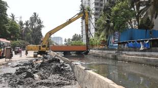 BMC Additional Municipal Commissioner Abhijit Bangar inspected Pre monsoon drain cleaning