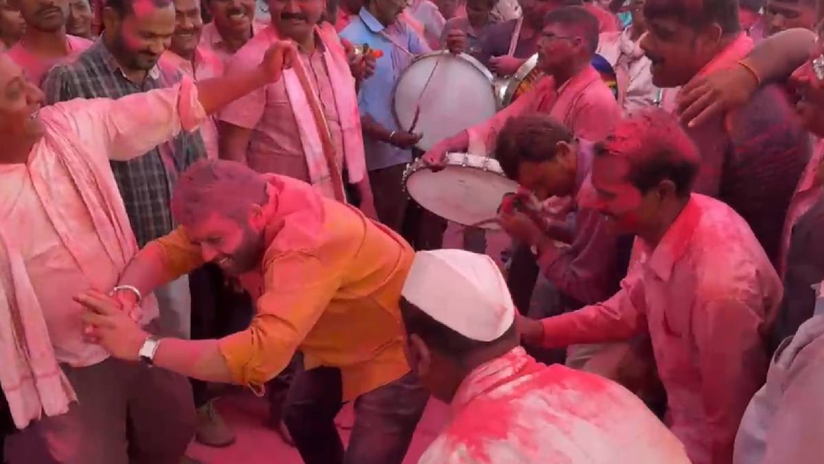 buldhana Farmer leader Ravikant Tupkar crazy dance viral on social media
