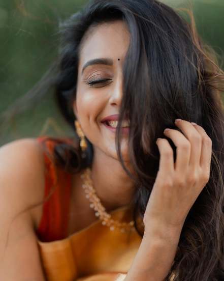 Reshma Shinde Saree Look Photoshoot