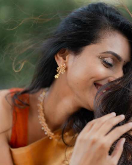 Reshma Shinde Saree Look Photoshoot