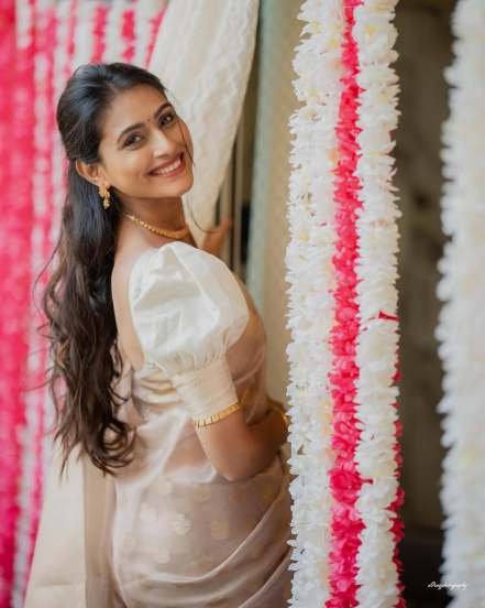 Reshma Shinde Saree Look Photoshoot