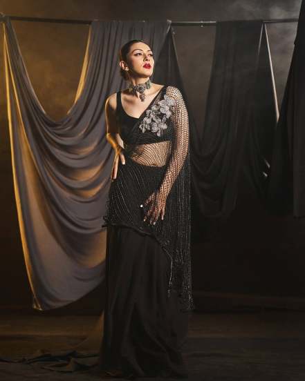 Hansika motwani in black saree hot looks