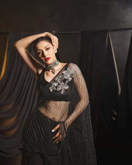 Hansika motwani in black saree hot looks