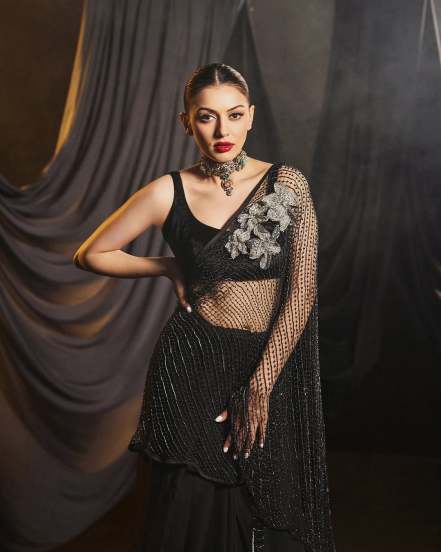 Hansika motwani in black saree hot looks