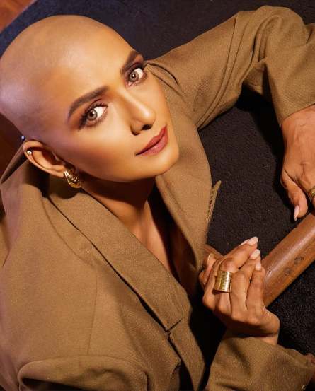 actress shanthi Priya goes bald in her latest photoshoot