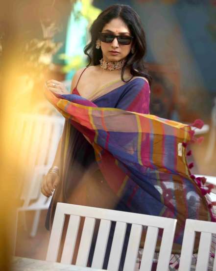 Priyadarshini Indalkar blue cotton saree stylish look
