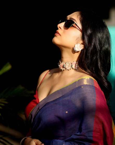 Priyadarshini Indalkar blue cotton saree stylish look