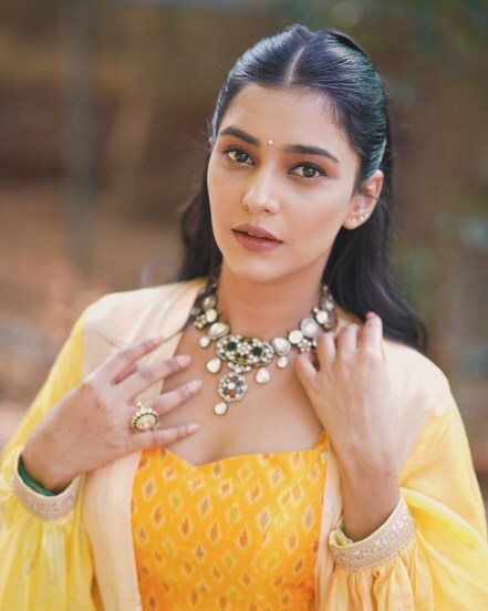 Shivani Mundhekar Beach Photoshoot