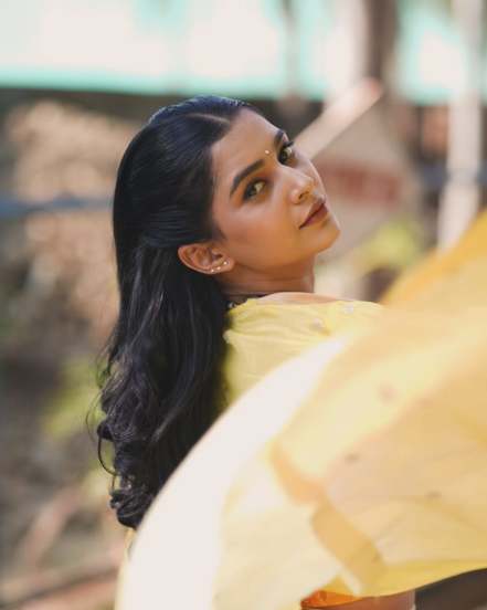 Shivani Mundhekar Yellow Co-Ord Set Look