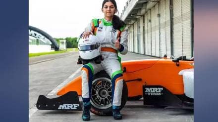 Loksatta Chatura Shriya Lohia India first female Formula 4 racer
