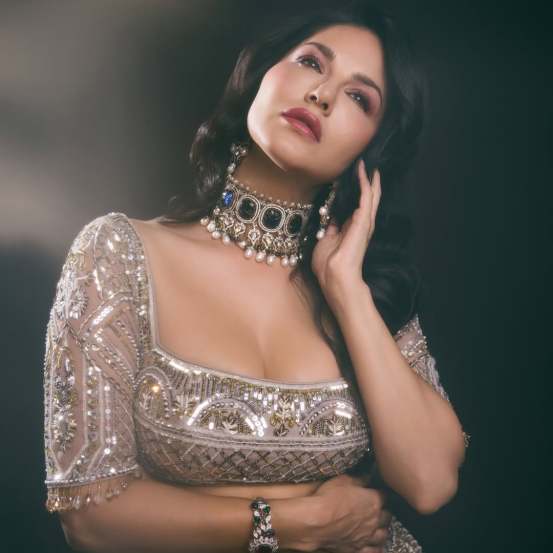 Sunny Leone Turns Heads in a Stunning Black Suit – Bold and Glamorous Look from Her Latest Photoshoot Goes Viral on Instagram