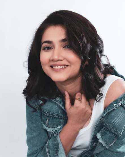 Dnyanda Ramtirthkar's Glamorous Look Steals the Show at 'Ata Houde Dhingana 3' Finale, Viral Photos Inside