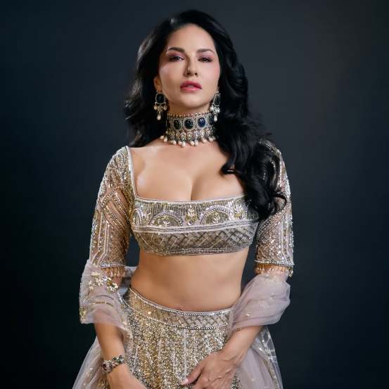 Sunny Leone Turns Heads in a Stunning Black Suit – Bold and Glamorous Look from Her Latest Photoshoot Goes Viral on Instagram