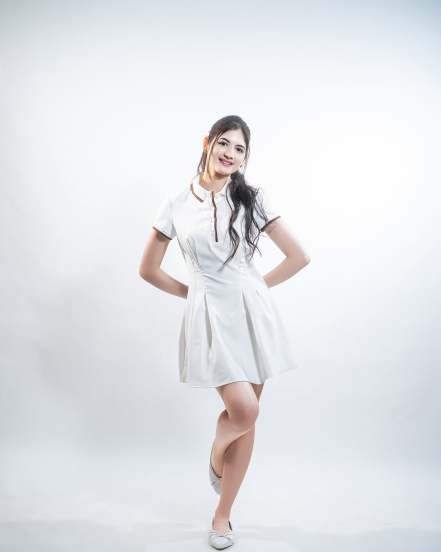 Bajrangi Bhaijaan fame Harshaali Malhotra stuns fans with her latest photos in a white dress See how Munni looks now elegant and grown up