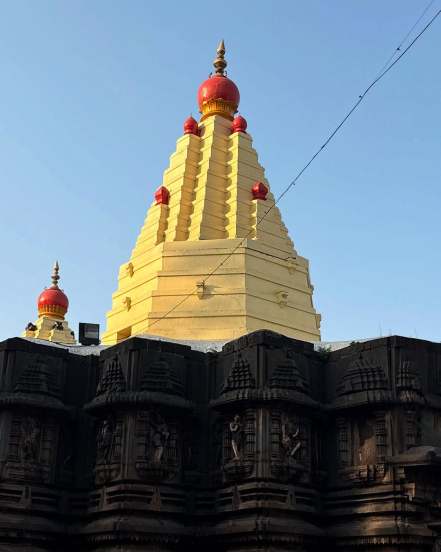 Suruchi Adarkar shares pictures in Green saree while having darshan to Kolhapur Ambabai Temple photo viral pyd-04