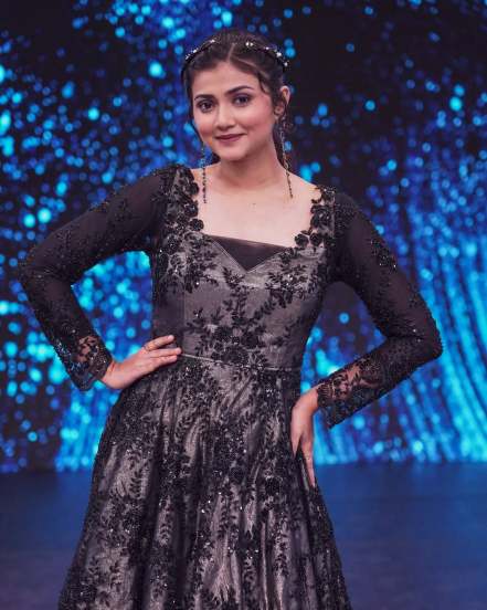 Dnyanda Ramtirthkar's Glamorous Look Steals the Show at 'Ata Houde Dhingana 3' Finale, Viral Photos Inside
