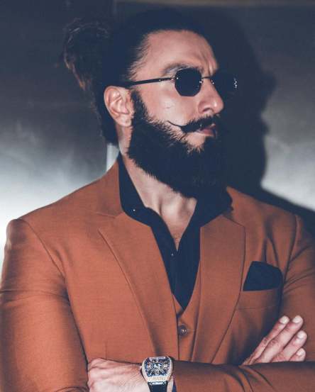 Ranveer Singh’s Dashing Look in Brown Suit and Beard Goes Viral Fans Love His Stylish Poses