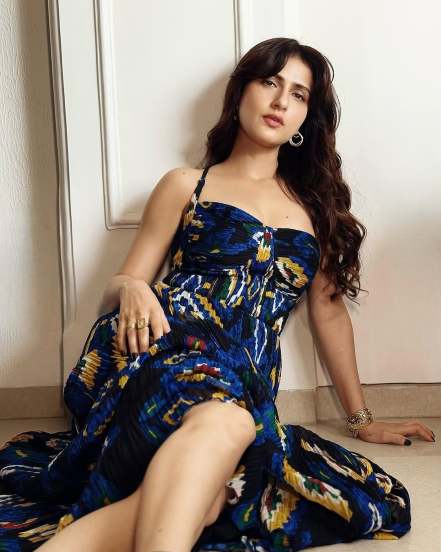 Fatima Sana Shaikh's Beauty Shines in a Blue Dress 'Dangal' Actress Goes Viral on Social Media 