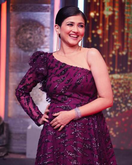 Dnyanda Ramtirthkar's Glamorous Look Steals the Show at 'Ata Houde Dhingana 3' Finale, Viral Photos Inside