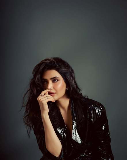 Karishma Tanna Looks Stunning in Elegant Black Dress, photos go viral on social media