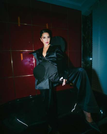 Sunny Leone Turns Heads in a Stunning Black Suit – Bold and Glamorous Look from Her Latest Photoshoot Goes Viral on Instagram